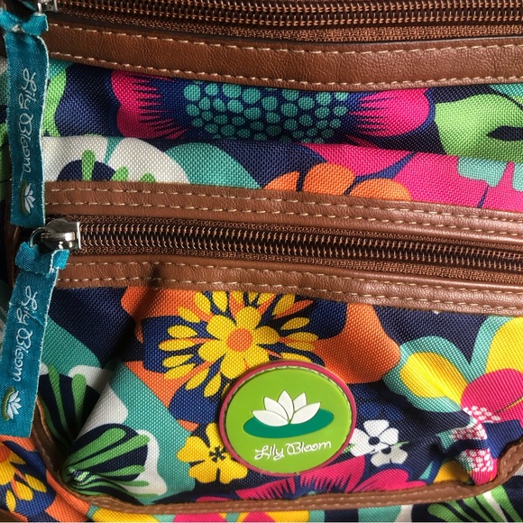 Lily Bloom Floral Multi Pocket Adjustable Crossbody Purse Bag - Picture 7 of 13